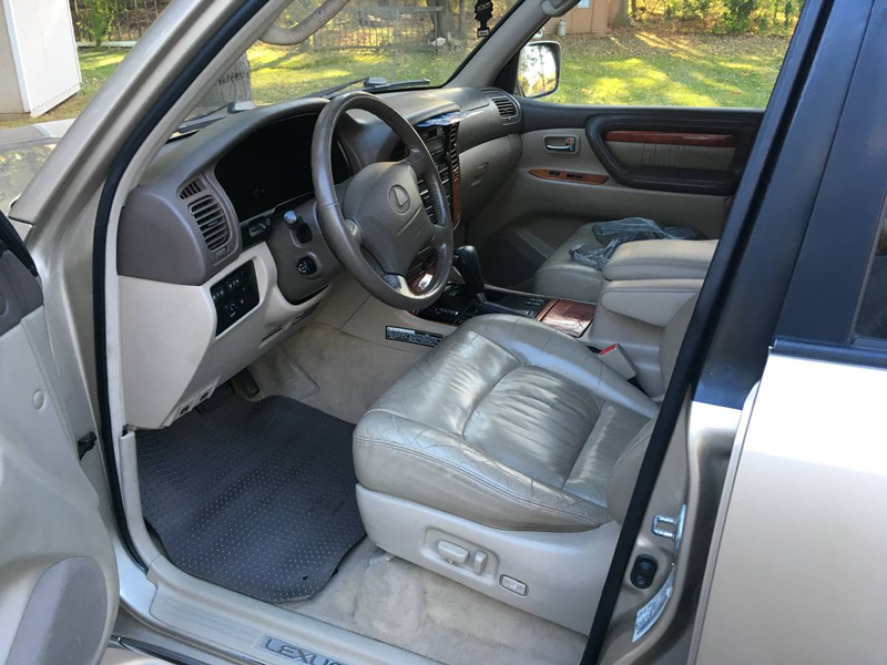 Illustration for article titled For $5,500, Would You Crossover To This 1999 Lexus LX470 SUV?